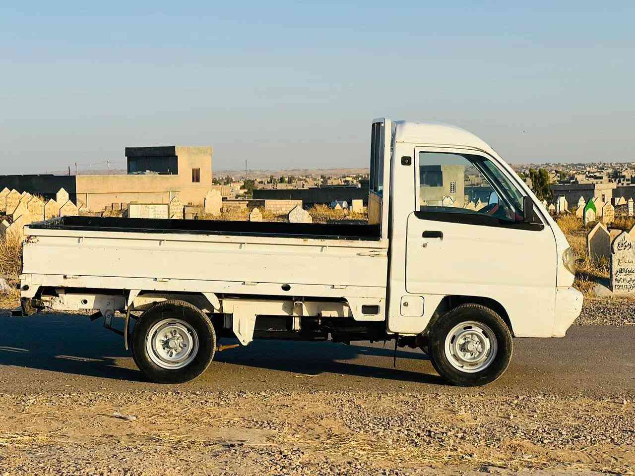 سلام عليكم كيه فاو منافيس  للبيع محرك كير اكسن صدر شاصي شرط مابيها خياس تخم تاير جديد صياره حلوه مال جنيا مصروف عليها مكاني صلاح الدين الشرقاط السعر اتصل ***********

