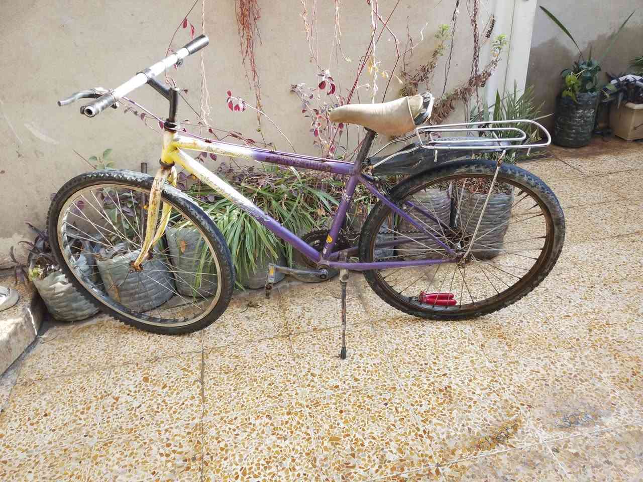 السلام عليكم بايسكل نظيف سعره 40 بي مجال مكاني سومر رقم الموبايل ***********
