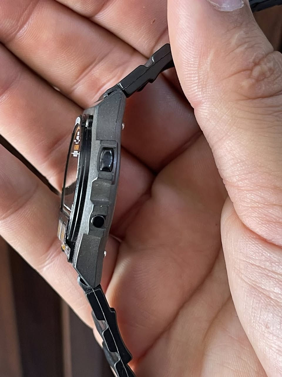 سلام عليكم ساعة ماركة العريقة TIMEX رقمية صنع أمريكي
تحتوي على عديد من مواصفات 

مثل وقت تاريخ يومي سبوعي شهري 

توقيت اكثر من دوله خمس منبهات شاشة لد جرس قوي 

معدن من الرتنج بل كامل سير ربر 

ضد ماء مفيده جدا النشطة اليومية 

عنواني بغداد الدورة يوجد توصيل بغداد ولكل العراق ***********
