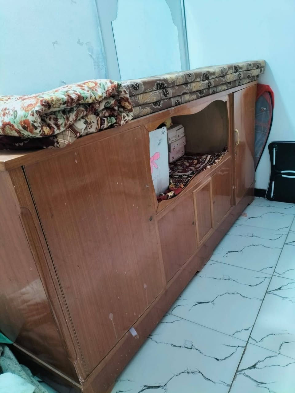 بوفيه نظيفه  جدا نقص بس صبغ ويدات السعر 170


**إذا كنت صاحب هذا الإعلان وتريد حذفه لأي سبب، رجاءا أرسل رسالة إلى الدعم الفني**