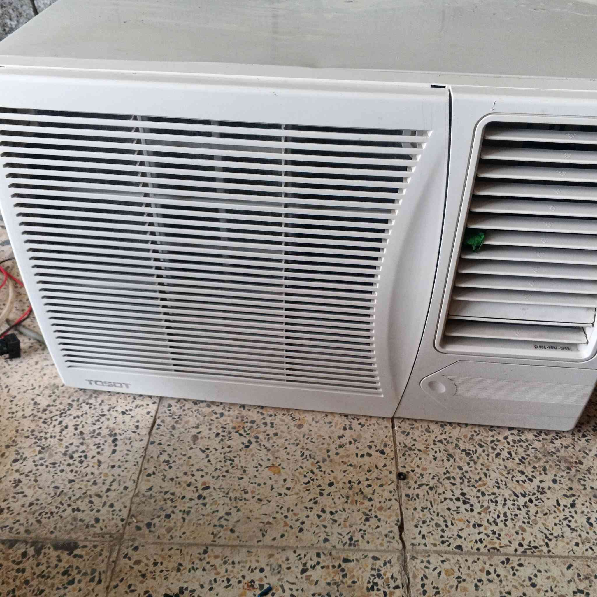 سلام عليكم ورحمة الله وبركاته
مكيف توسوت باب الاول 
مكفول كفاله عامه 
فول نضافه 
فول تبريد 
سعر 250
مكان بغداد نهروان 
بي ضمان 10ايام
‏‪***********‬‏
