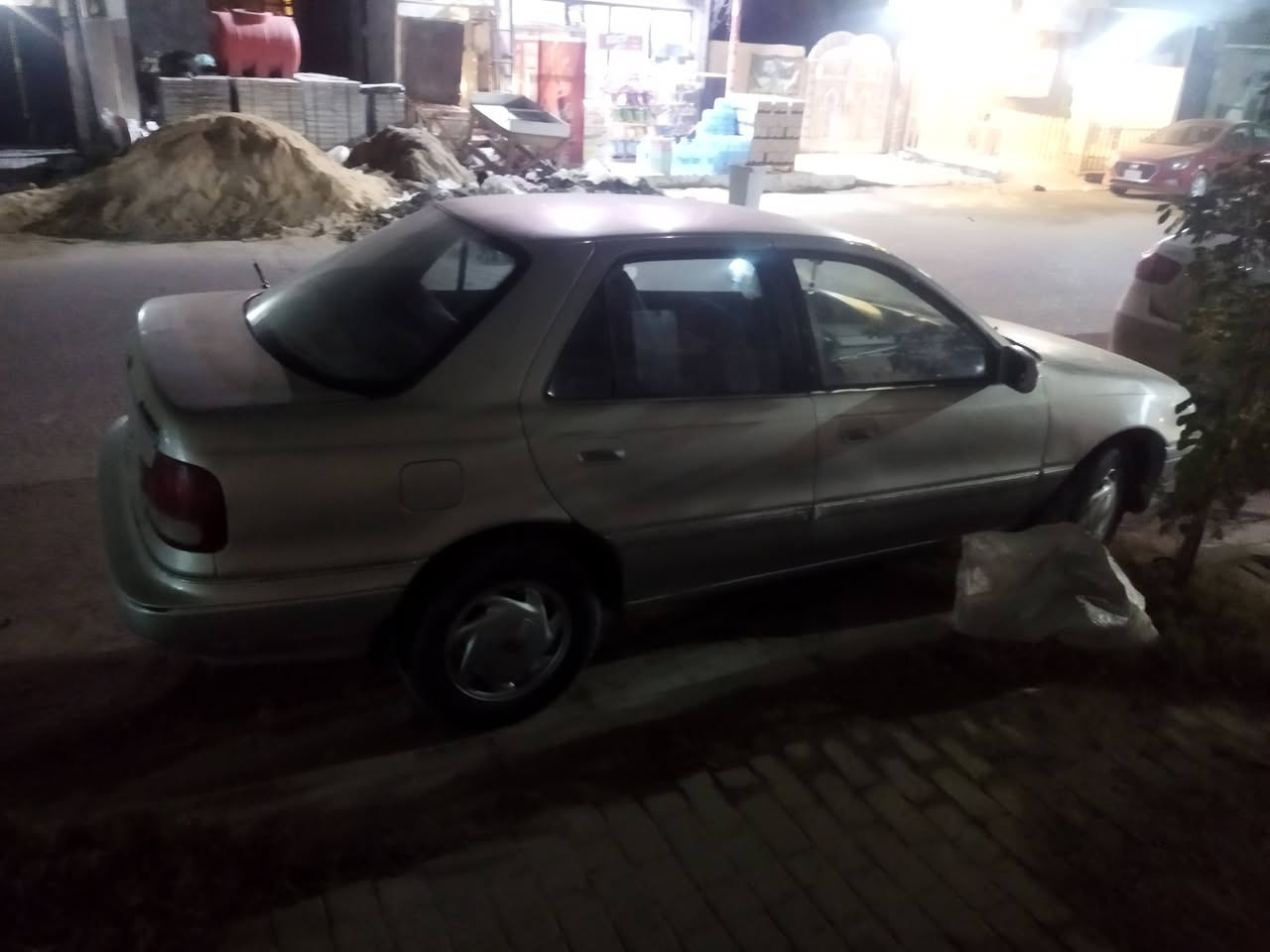 السلام عليكم النترة موديل 1994 مجدة رقم جديد محرك كير مكفول شرط التحويل باتري جديد نقصهة مشط استيرن للاستفسار الاتصال ***********
