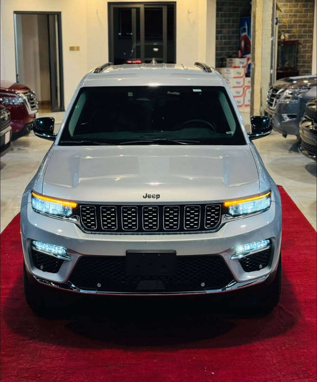 JEEP GRAND CHEROKEE, L LIMITED 2023
لمتد فول 
موديل 2023 كاتي تترقم شمالي 
حجم المحرك V6(3.6L)
عداد المسافه 23الف  مايل 
عدد المقاعد 5راكب

للون سلفر

المواصفات :  
بصمة تشغيل
بصمة ابواب
تشغيل عن بعد (Remote Start)
صندوق شفط كهربائي
رادار امامي (تحديد مسار)
رادار جانبي (نقاط عمياء)
رادار خلفي (تحذير من الاصطدام)
دفع رباعي 4×4
شفتات+تحكمات استيرن 
تدفئة استيرن
كشنات جلد
كشنات+تدفئة
تبريد مركزي 
تحكم وضعيات القيادة Drive modes 
شاشة دشبول ديجيتال
كير ماوس
شاشة كبيرة لمس+ كاميرا
أوتو ستارت Auto Start
اوتو ستوب Auto Stop
أوتو هولد Auto Hold
منافذ USB+AUX
مانع انزلاق+ABS
وبقية المواصفات المعروفة
العنوان كركوك شارع المعارض

معرض هشام الحمداني لتجارة السيارات
السعر  305$
للاتصال واستفسار☎️📞

***********

‭0773 051 3296
