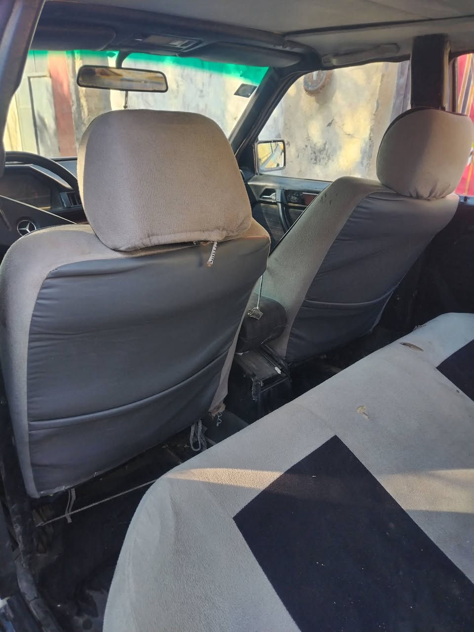 السلام عليكم من رخصت مدير الكروب مارسدس دب كير ومحرك بطه 3000مكفوله تخم تاير كشره كشنات كهرباء 
خير من الله مابيه ضربه رقم بغداد بسمي انكليزي السياره احله من الصور 40 وبيه مجال الشراي ينتصل واني خادم *********** مكان السياره بغداد
