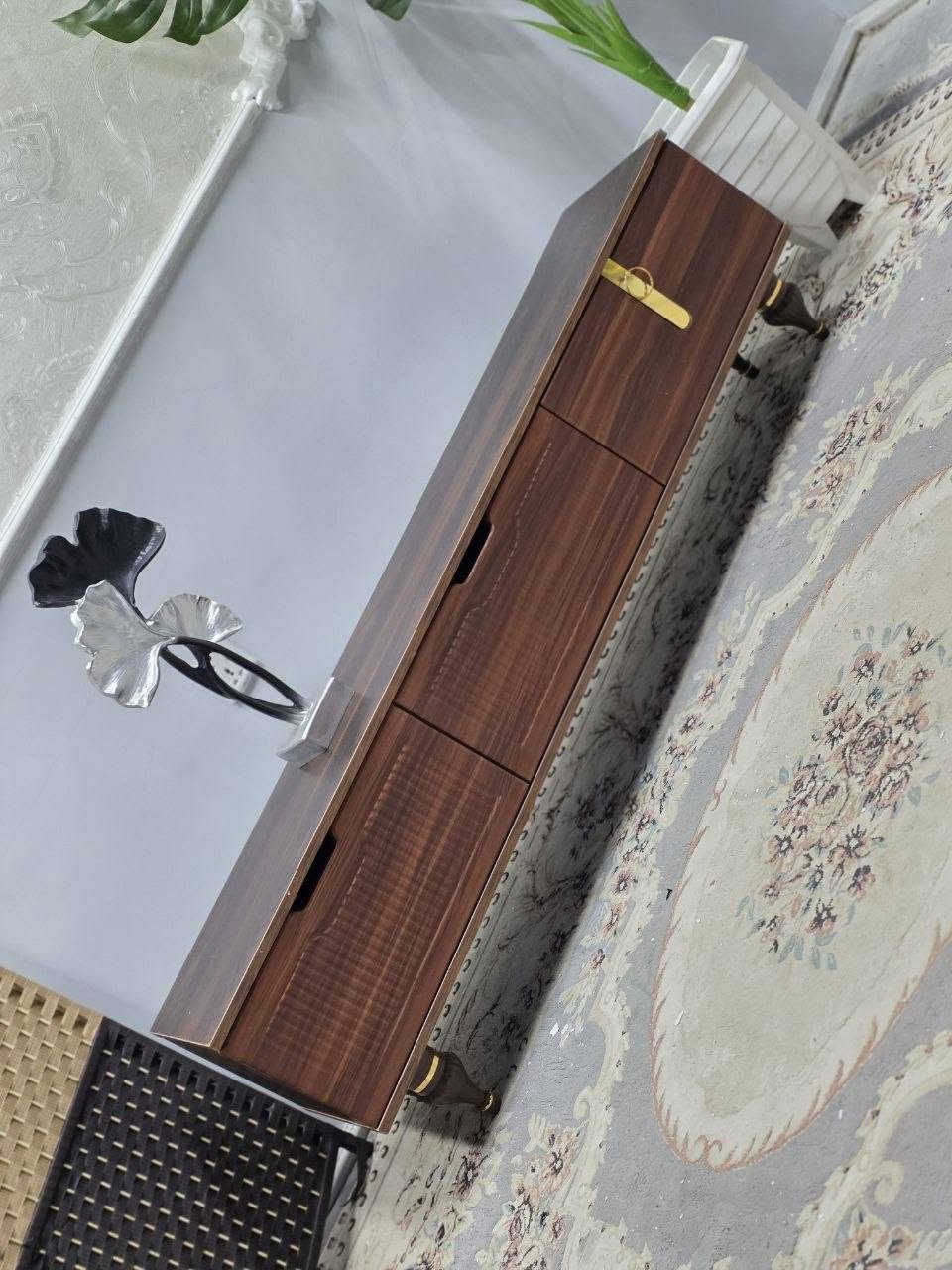 ✨ ميز مودرن أنيق بسعر مميز
📏 القياسات: ▪️ العرض: 160 سم
▪️ العمق: 35 سم
▪️ الارتفاع: 45 سم

💰 السعر:  95 الف  فقط 🔥
🚚 التوصيل مجاني لجميع المحافظات


**إذا كنت صاحب هذا الإعلان وتريد حذفه لأي سبب، رجاءا أرسل رسالة إلى الدعم الفني**