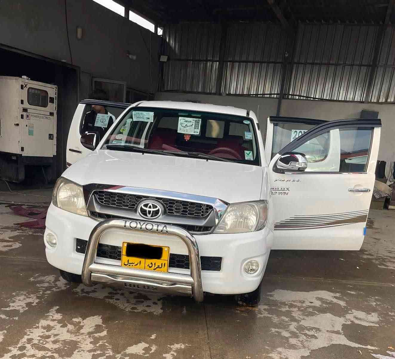 تۆیۆتا هایلۆكس ٢٠١١
كوێتی گێر تۆماتیك
شاسی ١٩ و زینۆن حراریە
لەوێنە جێی سبوغم دیاری كردیە یەك بست سبوغی هەیە
شبر صبغ باب ورا سكن واظحه ب صوره 
سعر ١٧٨ و مجال 
*********** أربيل, العراق
