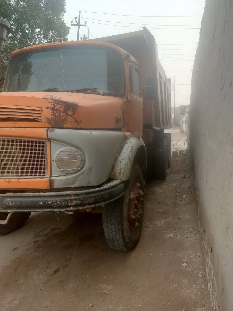 سياره للبيع اقجم موديل 80 ابلاديه حتى صاصي مامصبوغ رقم بصره بسمي مشروع وطني الاتصال على الرقم *********** و***********
