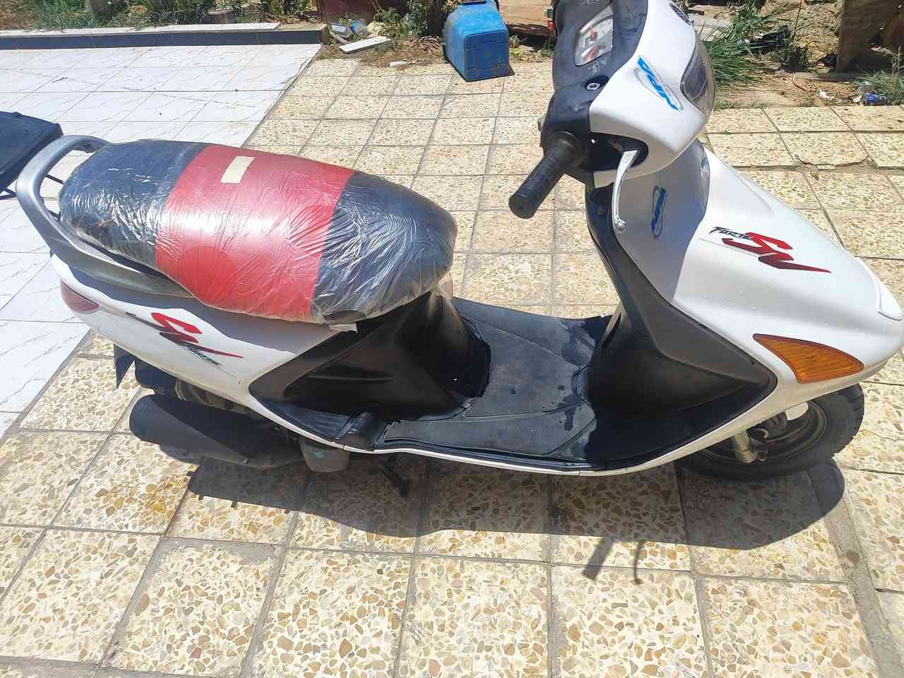 دراجة للبيع فراشة نظيفة كهربائياتهة شغالة محرك نظيف كلش مكان مشخاب ناحية القادسية *********** السعر 550بيهامجال
