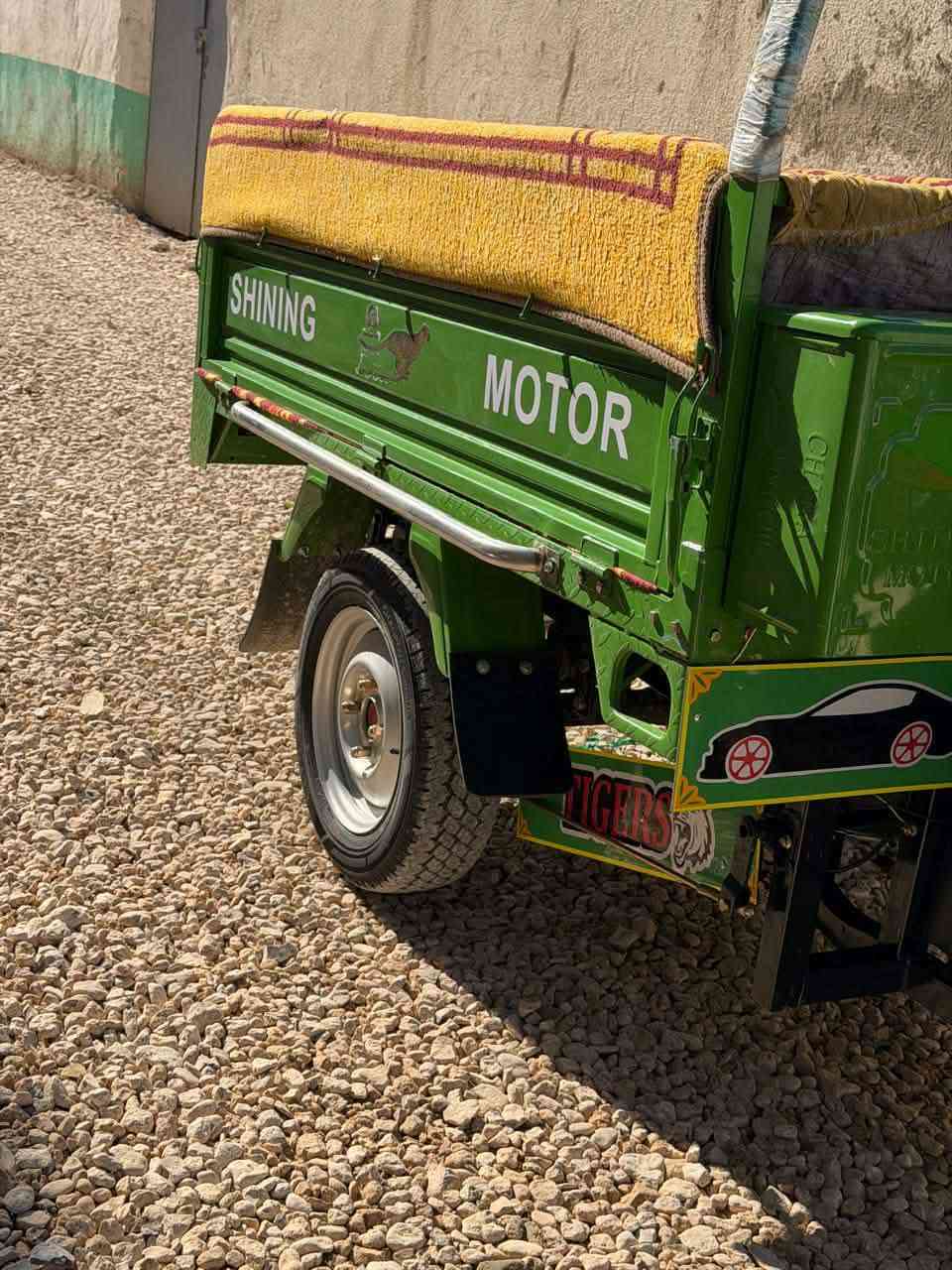 السلام عليكم متاح ستوته للبيع موديل 23صارلها 3اشهر من طالعه من الشركه مكاني بابل السياحي السعر 3وبيها مجال والشراي بخدمته ***********
