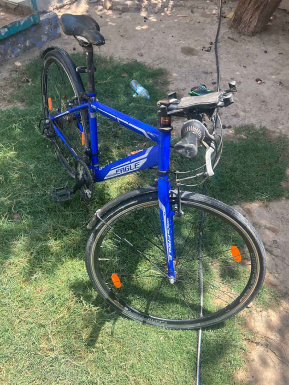 باييسكل نصيف وجدبد كلش مبيي شي  اسمه سي 700 عربانه 130 وبيه مجال


**إذا كنت صاحب هذا الإعلان وتريد حذفه لأي سبب، رجاءا أرسل رسالة إلى الدعم الفني**