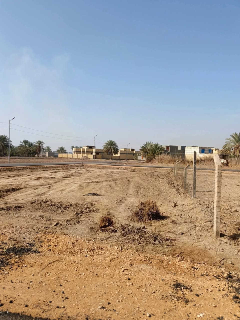 سلام عليكم
 قطع أراضي للبيع خدمات كامله من ماء وكهرباء وتبليط لحد باب القطعه اناره الشارع الرئيسي تبليط جديد 
مكان مميز جداً 
طابو زراعي سند ٢٥
بإسم صاحب الارض سند
تحويل مباشر بعد الشراء
العنوان / /بابل المدحتيه حي الحوراء فتح مجمع جديد 
المساحة//٢٠٠او أكثر 
الواجه //١٠م
النزال//٢٠م
السعر //القطعه ٤٠ مليون خط اول 
والسعر الثاني //٣٥خط الخلف 
ملاحظة//كل القطع خدمات كامله من تبليط وماء وكهرباء 
ملاحظة//يوجد في المجمع خدمات كامله من ماء وكهرباء وتبليط لحد باب القطعه 
للاستفسار
مراجعة مكتب دلالية وائل الهندي 
وائل الهندي***********
***********
ابو علي
