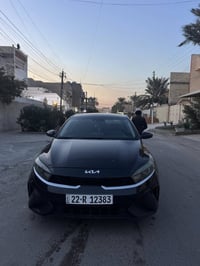 كيا فورتي موديل 2024 سياره ماشيه 20 الف ميل بيها بنيد مصبوغ وجاملغ مبد...