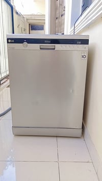 للبيع غساله صحون نوع LG  سبع برامج حديث نظافه 100/80رقم الهاتف واتساب ...