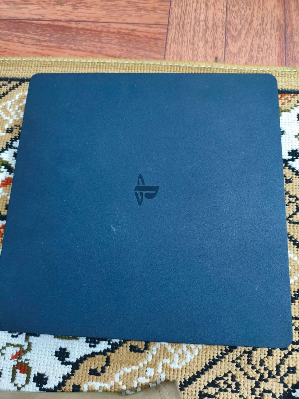 سلام عليكم بلي فور سلم مهكر ذاكرة 500g ملحقاته كيبل HD وكيبل التشغيل جويستك وحده الجهاز نضيف سعر 330بي مجال قليل جدا   متواجد وات ساب مكلف بالنشر الاتصال ع الرقم الموجود 👈***********

