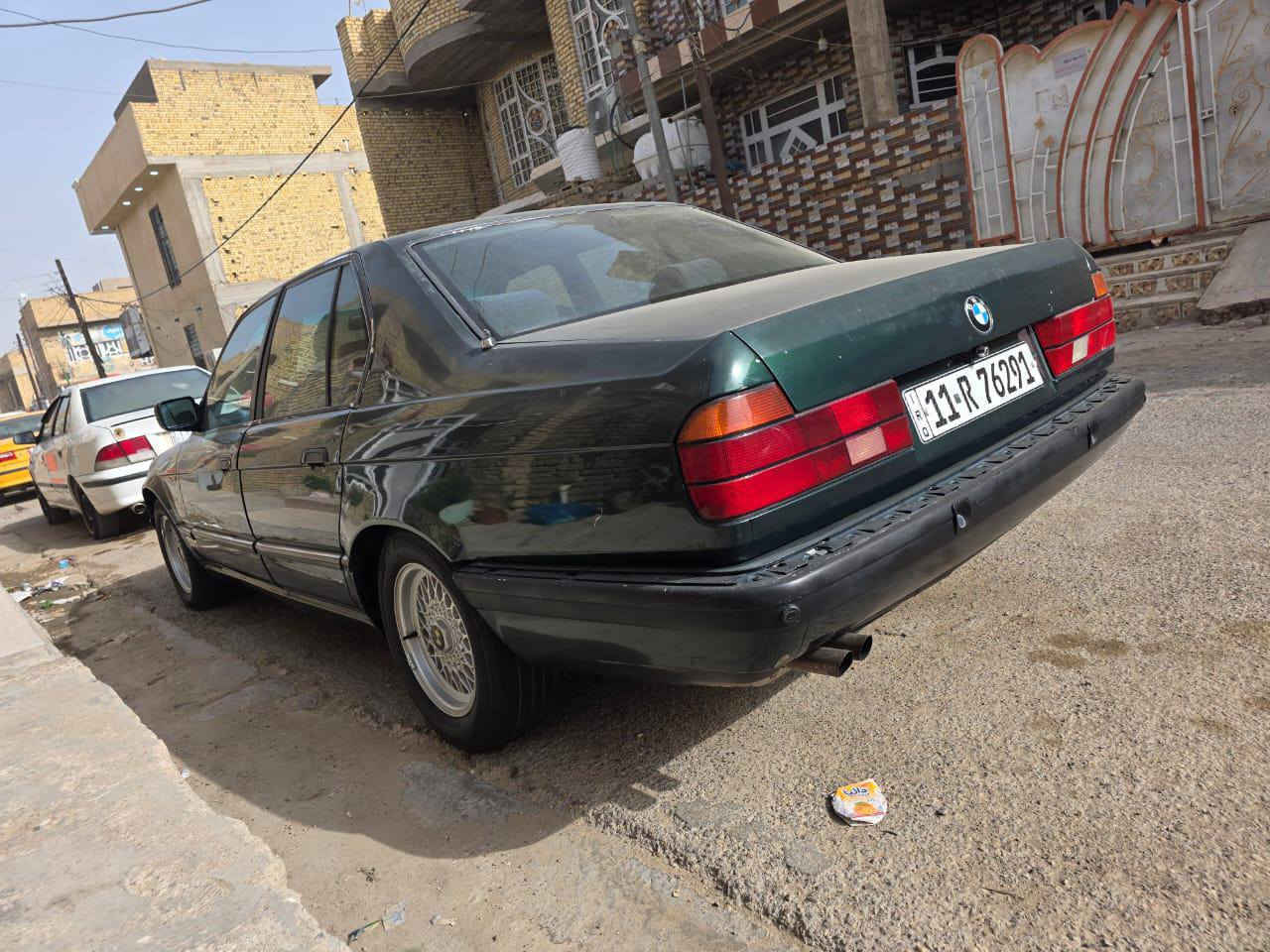 السلام عليكم
Bmw 740 موديل 1993 للبيع
رقم بغداد الجديد مشروع وطني سنويتها لل٢٧ وهزة جديدة قبل شهر سويتها 
صدر امامي خلفي جديد 
مكينة وگير كفالة 
مكانها واسط العزيزية 
السعر ٦٥ وبيها مجال بسيط
للتواصل ***********
