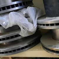 ادوات فورد F350   موديل 2008  بانزين  للبيع شلعة وحدة جامة امامية 1 شب...