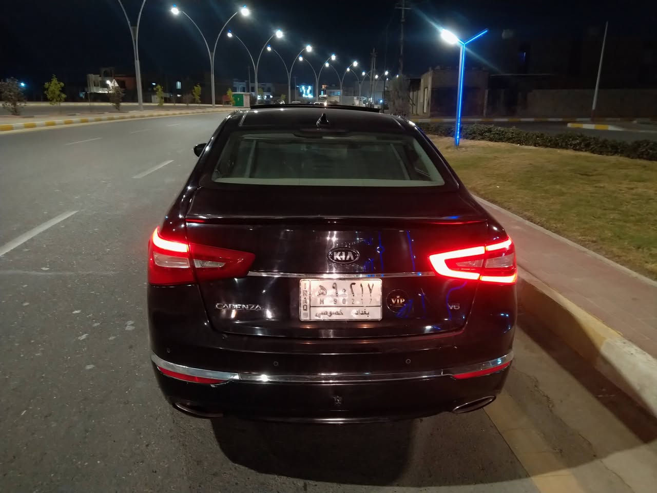 السلام عليكم     للبيع او المراوس حسب القناعه كيا كتدنزا موديل 2014
رقم بغداد تحويل مباشر 
وارد امريكي بيها 3 قطع صبغ 
محرك 6  كير اوتماتيك  
السياره فول مواصفات 
بنوراما 
بصمه تشغيل 
بصمه ابواب 
كشنات جلد كهرباء 
برده خلفيه كهرباء 
تحكمات ستيرآ 
شااشه كامره 
حساسات 
شفتات بالسترآ
انضمه قياده 
اشاير بالمري 
اشاير ترحيب 
تبريد قطعتيت 
مري كهرباء 
ويل كب تخم تاير 
العنوان الرمادي الصوفيه للاستفسار الخاص مفتوح 
هاتف ***********
