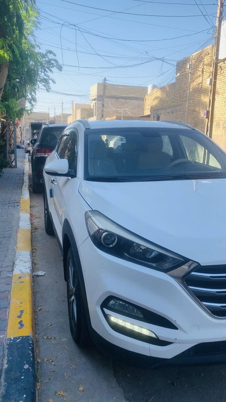 توسان ٢٠١٦ خليجي
رقم بغداد
ماشيه ٩٣ الف
السياره جاهزه من كلشي
***********
