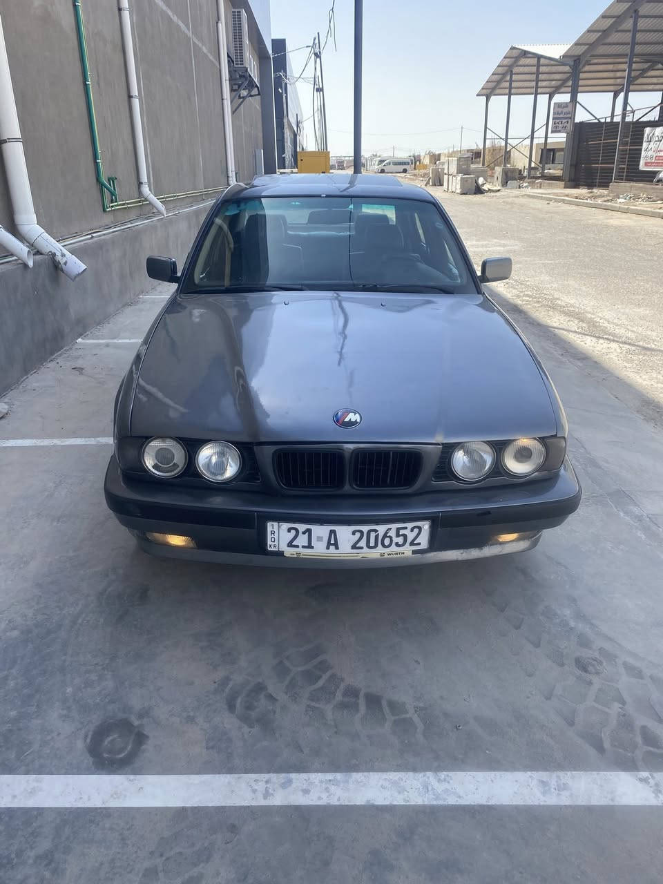 سلام عليكم ورحمه الله السياره للبيع فقط مكلف بل النشر مكلف لاتصال ع لرقم رجاء
بي ام 525 مديل ٩٠ مسكر فانوس كير اوتو 

السياره مكفوله من ضربه ولا قطره خياس 

صبغ جماليه السياره فتحه ٤ جمات كهرباء اي بي اس شغال سنتر شغال كهربيات شغاله كلها تبريد ثلج 

بجم عريض تخم تاير ويل خليه جدد السياره جاهزه 

رقم سليمانيه بسم صاحب لسياره سنويه جديده ٢٩ 

مكان السياره النجف لسعر ٥٨ 

***********
