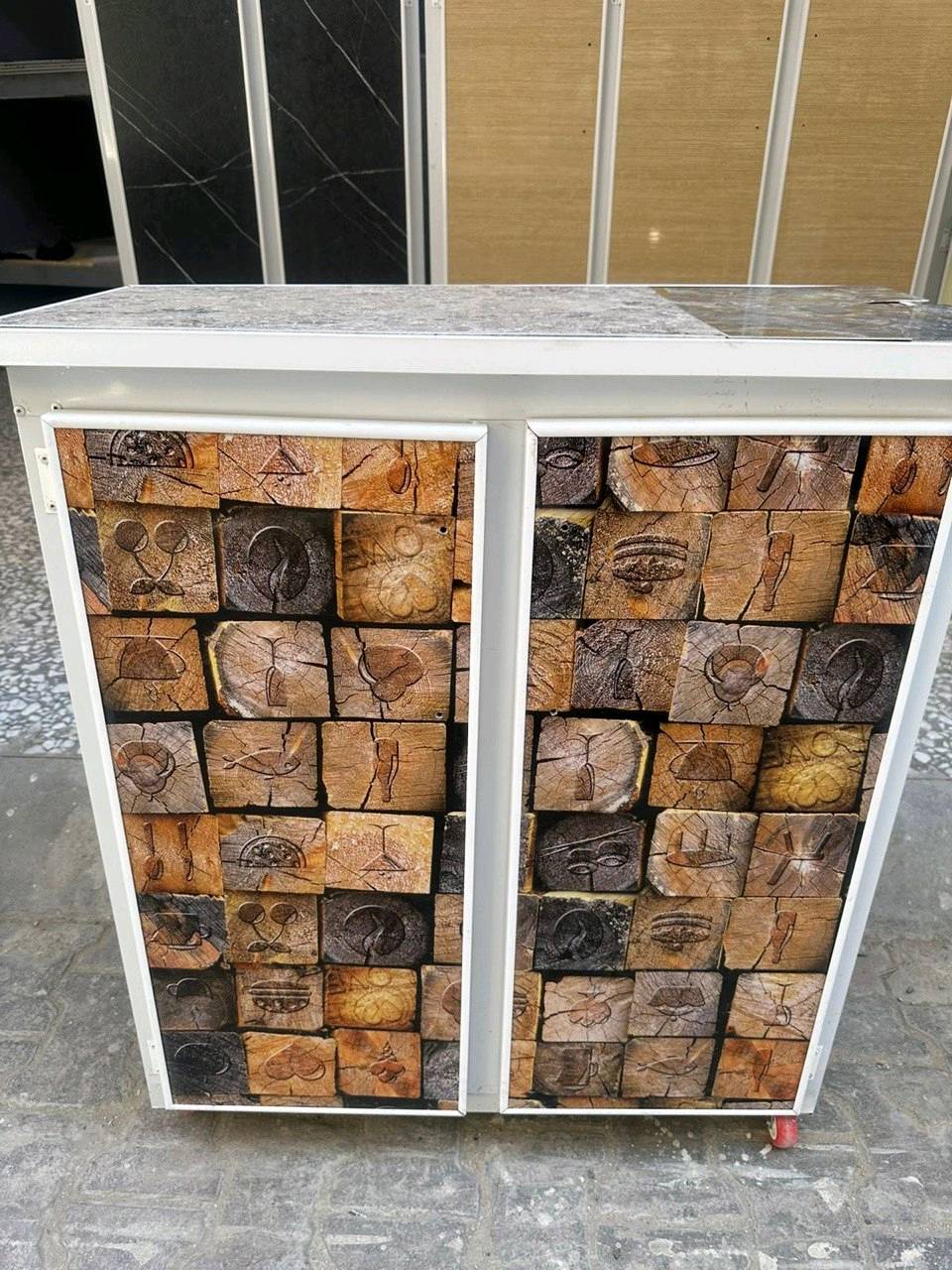 وصول وجبه جديده 
ديلاب المنيوم 
 
الطول 95 سم
العرض 75 سم 
العمق 35سم 
النقل داخل بغداد مجاني الاطراف10 محافظات العراق 10