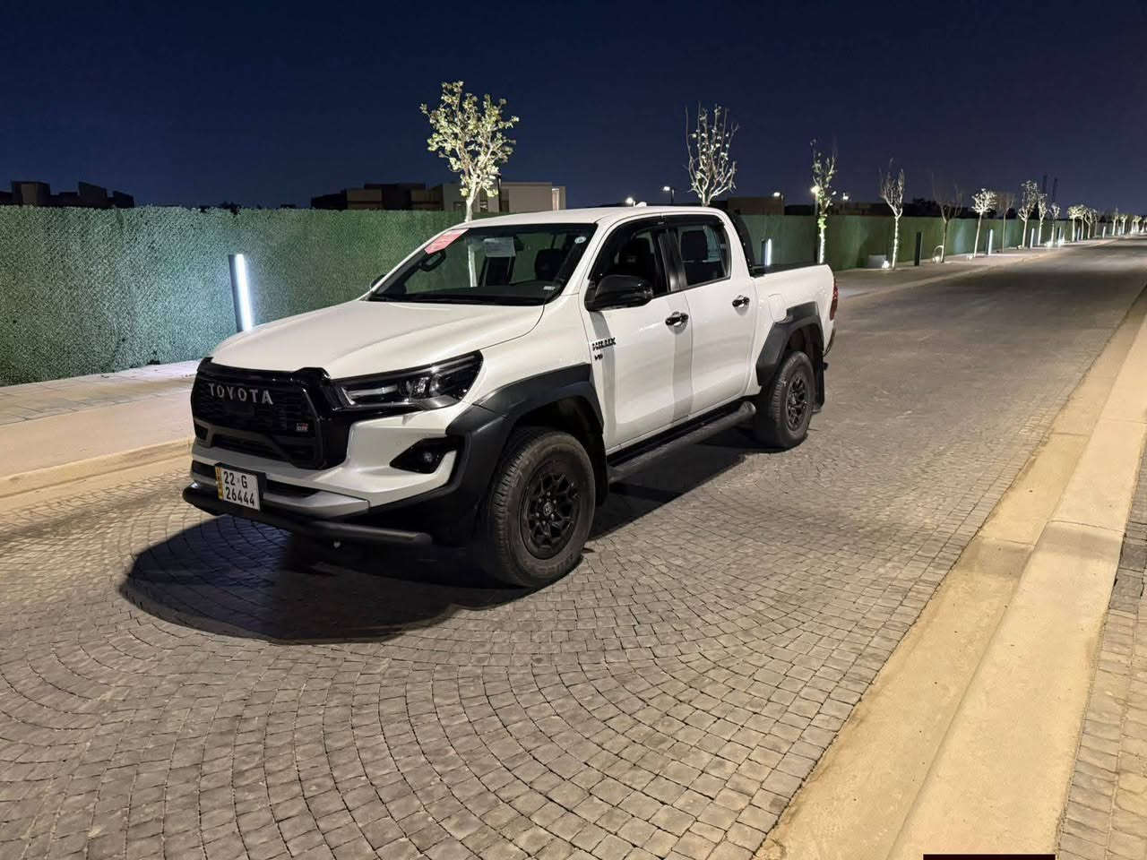 مستعجل البيع، فرصة ممتازة لعشاق
 التويوتا والمواصفات العالية!
تويوتا هايلوكس GR 2024 –
 بغداد، مجمع البدور 

رقم اربيل بأسمي تحويل مباشر

مستعجل على البيع، سيارة جديدة موديل 2024 بمواصفات GR كاملة و ضمان شركة ساس.

المواصفات:
 • محرك V6 تويوتا، 4.0 لتر 
 • دفع رباعي 4×4
 • قير اوتوماتيك 6 سرعات
 • نظام تعليق رياضي GR
 • جنوط 18 بوصة
 • نظام ترفيهي مع شاشة لمس كبيرة
 • كاميرا خلفية + حساسات أمامية وخلفية
 • مكابح ABS ووسائد هوائية متعددة
 • تكييف أوتوماتيك مزدوج المناطق
 • مقاعد جلد فاخرة مع تدفئة وتبريد أمامية
 • اضاءة LED امامية وخلفية
 • نظام صوت فاخر + بلوتوث + USB
 • سريع للمهتمين. ***********
