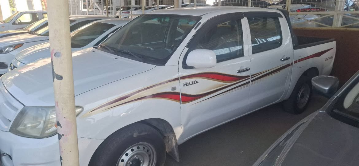 Hilux 2009
***********
بدون دعم و صبغ 
بها تعديلات
كير و مكينة شرط
السعر 143 و مجال
المكان دهوك
