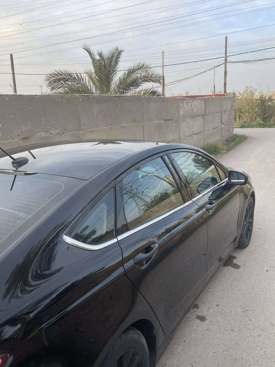 السلام عليكم فورد فيوچن 2017 SE رقم اربيل هزه جديده  كير محرك مكفول  ماشيه 170 الف كيلو مواصفات 
كشنات كهرباء 
تحكم ستيرن 
بصمه 
كير ماوس 
شاشه كبيره 
شاشه ديجيتال 
قفل بصمه 
حساسات 
كامره خلفيه 
حادثها من اميركا جاملغ جهه السايق وشويه من البنيد مواصل لا محرك ولا ابد والباب سايق واصل بيها الضربه  مثل ما موضح ب صور 
حادثها على طريق بغداد كركوك الباب الي بضهر سايق وجاملغ الخلفي بدون دواخل بدون ايرباك 
متواجد حالياً بغداد  واربيل 
السعر 105  وبي مجال  
الرقم *********** فقط الشراي يتصل 
بي واتساب
