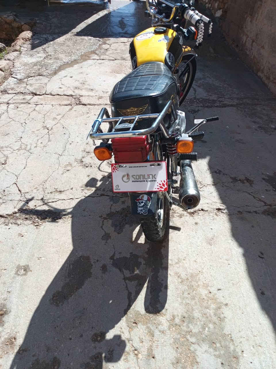 السلام عليكم ورحمه الله وبركاته عندي دراجه للبيع موديل 2023 إيران دراجه  صافيه  ما ناقص اي شي السعر على  الخاص فقط *********** ///
