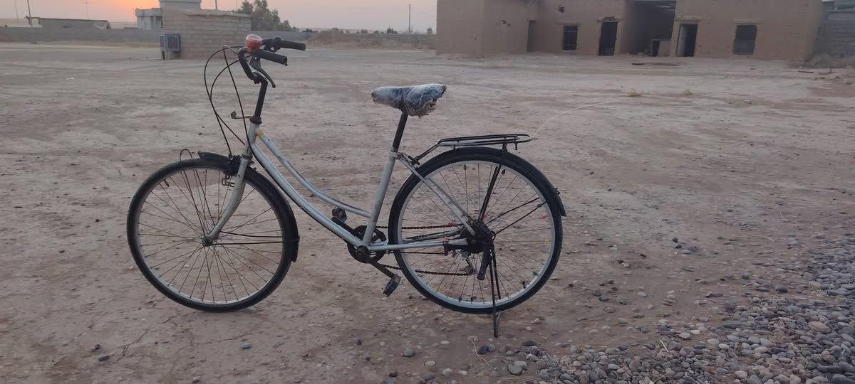 السلام وعليكم بايسكل للبيع حجم 26
 عبد الحليم طخم جاملقات طخم تواير طخم ابريكات گير تبديل  بس ايعوزو يده
الستفسار***********

