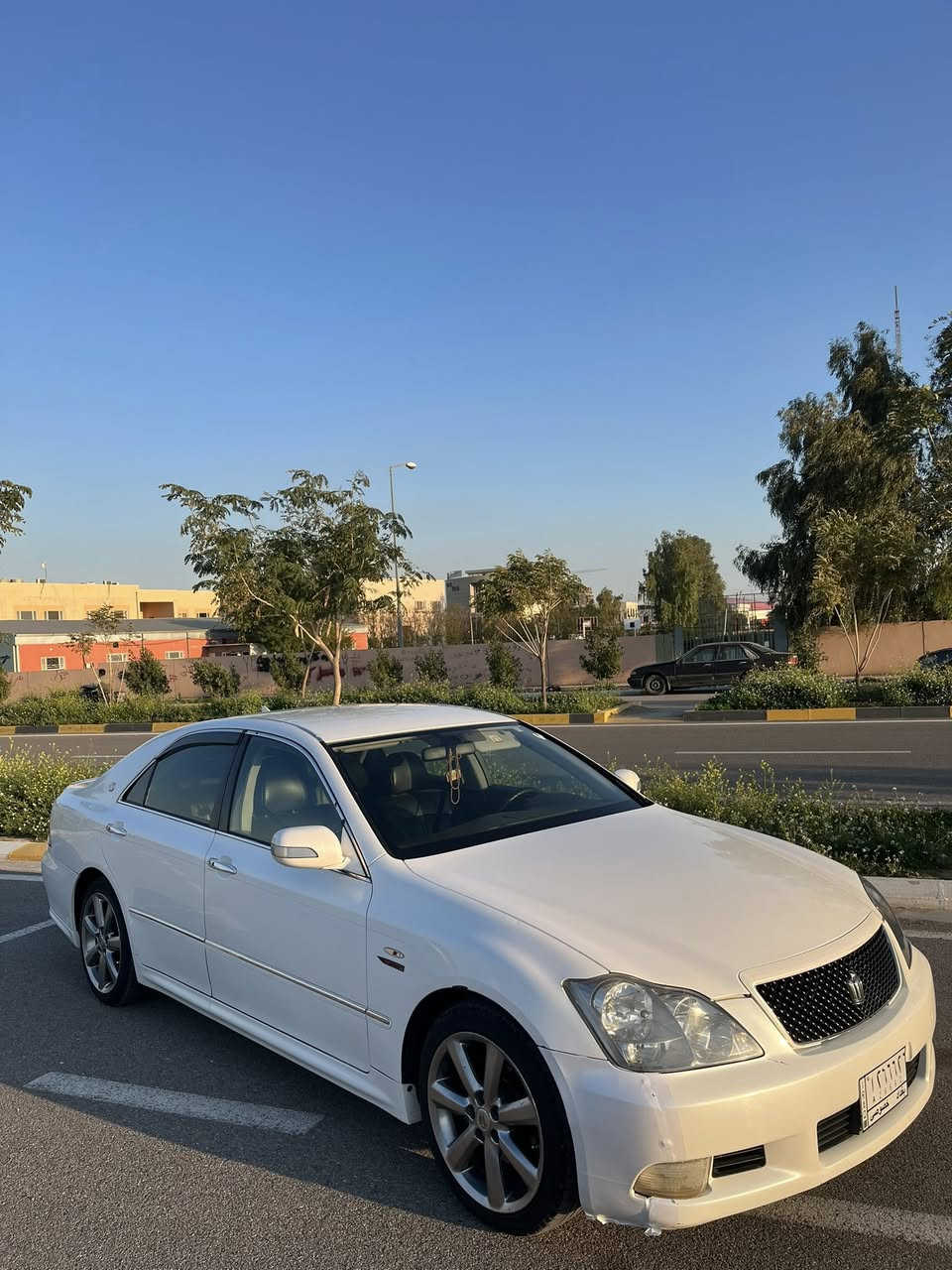 السلام عليكم للبيع فقط شاهينه ادوات كفاله عامه
شاصي ٨٠دخول جديد  

فول سبورت اثليت  

السعر  ٨٥.     ***********
