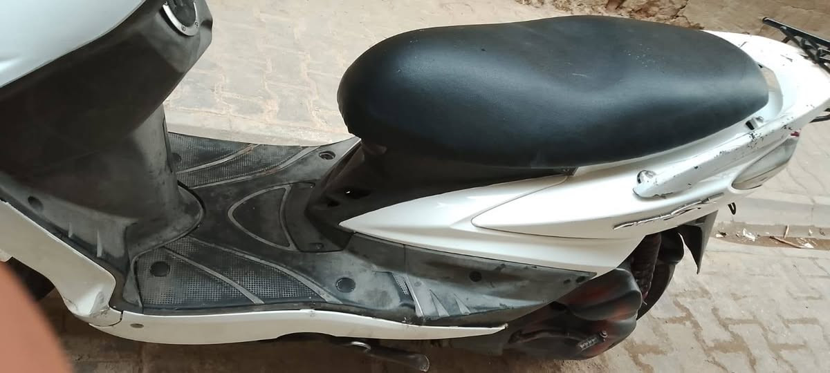 سلام عليكم دراجه سكنس للبيع دراجه كل نقص مابيهه فقط لدشبول يشكل كهربائيات مكينته كلهه كامله مكينه بلا
ديه ممفتوحه سلف هندر كهربائيات كلهه كامله لدراجه مابيهه نقص ب٧٠٠ وبيهه مجال بسيط مكاني بغداد لوشاش شارع للمستشفى ***********
