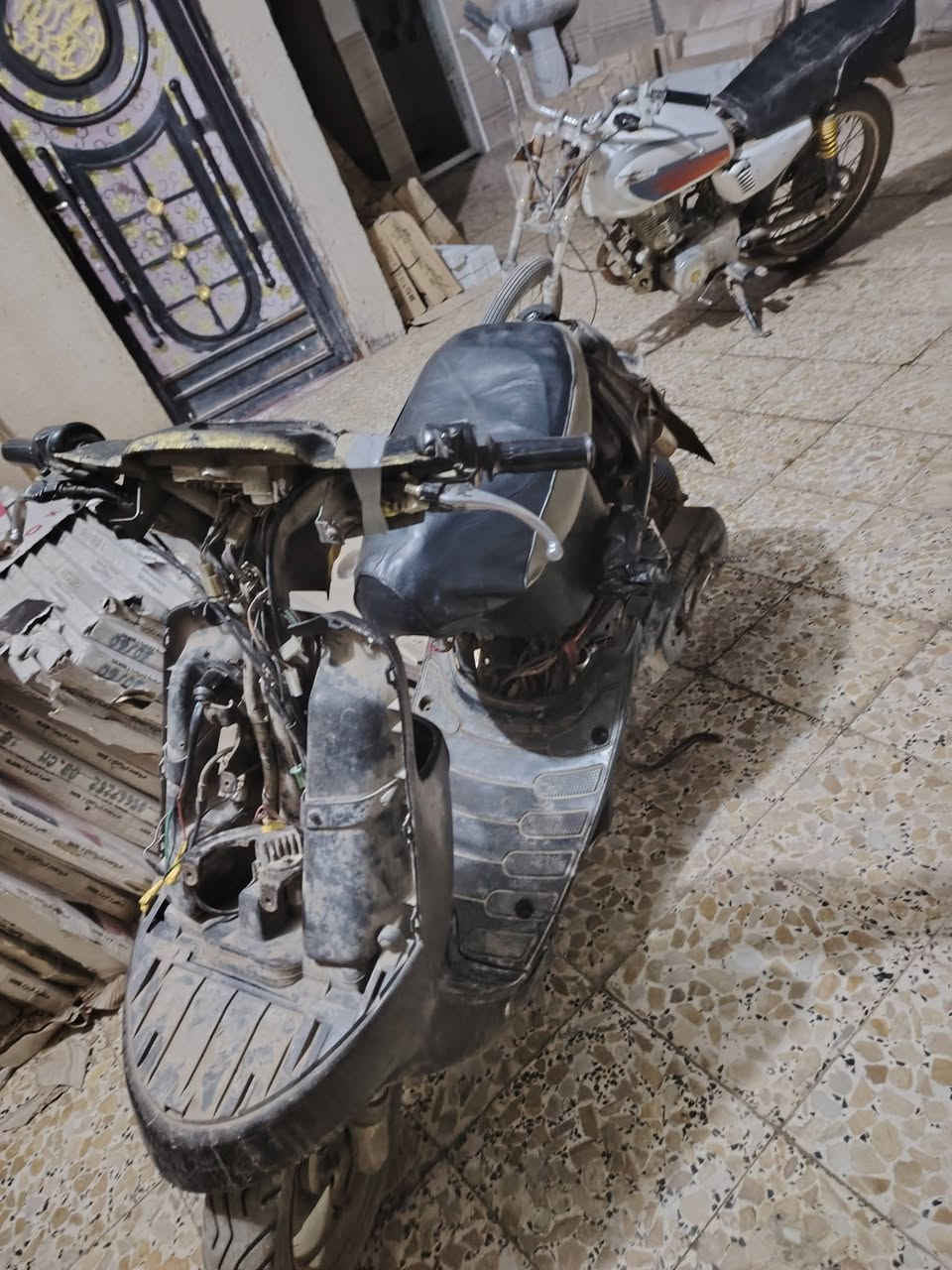 سلام عليكم شباب دراجه بطه للبيع سعر 125 وبيه مجال الشراي يجي خاص او يتصل عل رقم *********** مكاني ميسان بحي العسكري يم مدرسه الحشد
