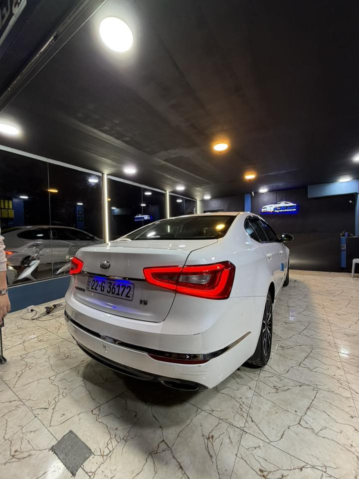 كيا كادينزا 2014 خليجي
جاملغ خلفي صبغ 
والامامي بي طخه مال دراجه 
باقي السياره صافيه 
شواصي لغود تكم قماره حوض كفاله 
بجم زنون كامله شديتلهة عدسات ب٢٠٠ دولار اناره نهار فول
داخل اسود 
كهربائيات كلهة شغاله 
كشن كهرباء 
تبريد ثلج 
راديترات وكمبريسر جديدات 
منظومة مي جديده انسى التنقيص 
كله بانزين محسن اديرلهة ودهن ادينول من الوكيل الي بل منصور 
ماشيه 182 الف كيلو 
مكينه لا تنقيص ولا تبخير امشي بيهة ٢٦٠ ماعليهة شي 
تخم تايرات 
صدر امامي خلفي ويه المشط والبور جديدات 
السياره هواي صارف عليهة  بس السياره دتصير بيهة طفيه ناس تكول كير وناس تكول فيت بم وناس تكول حساس اني نزلت من سعرهة سعر كير كامل والي تعجبه السياره يجيني وبخدمته اني  واذا معجبته اكسبه اخ وصديق … سنويه تنتهي 2029
السعر ١٢٥ وبيهة مجال للشراي 
مكاني بل اسكان قرب كلية المامون 
للتواصل ***********
