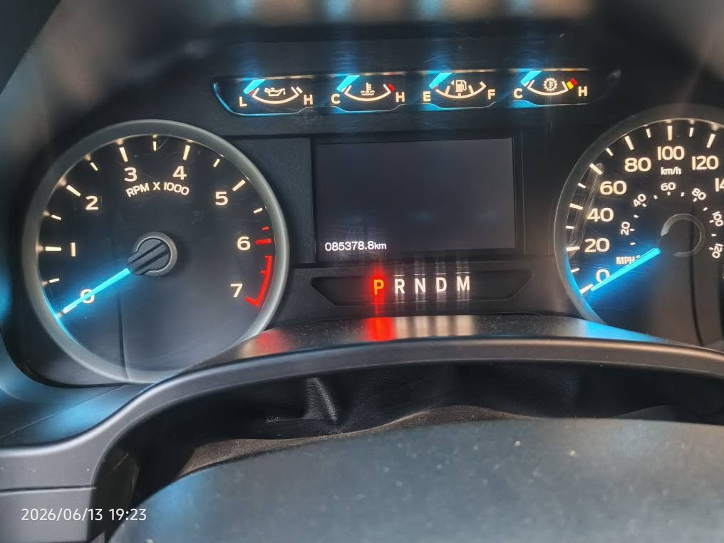 F150 
مواسەفات امریکی 
XLT 
4+4
گیر لە عاردی بۆدی کورت دەرکە دریژ دەبل اکسل 
مکینە شەش پستن ٢.٧ مەرغوب 
تەنها بۆنیت بۆیاغە بی داخیلی بی ئیرباگ بە شەرت 
گیر مکینە تەبرید تەقەو رەقە بە شەرتە 
سەیارە بە ناوی خۆمە تحویل بە شەرت 
موشتەری تیل بکە یان نامە بنیرە 
*********** وەتس ئەپ
نرخی ٢٣٩ وەرەقە أربيل, العراق
