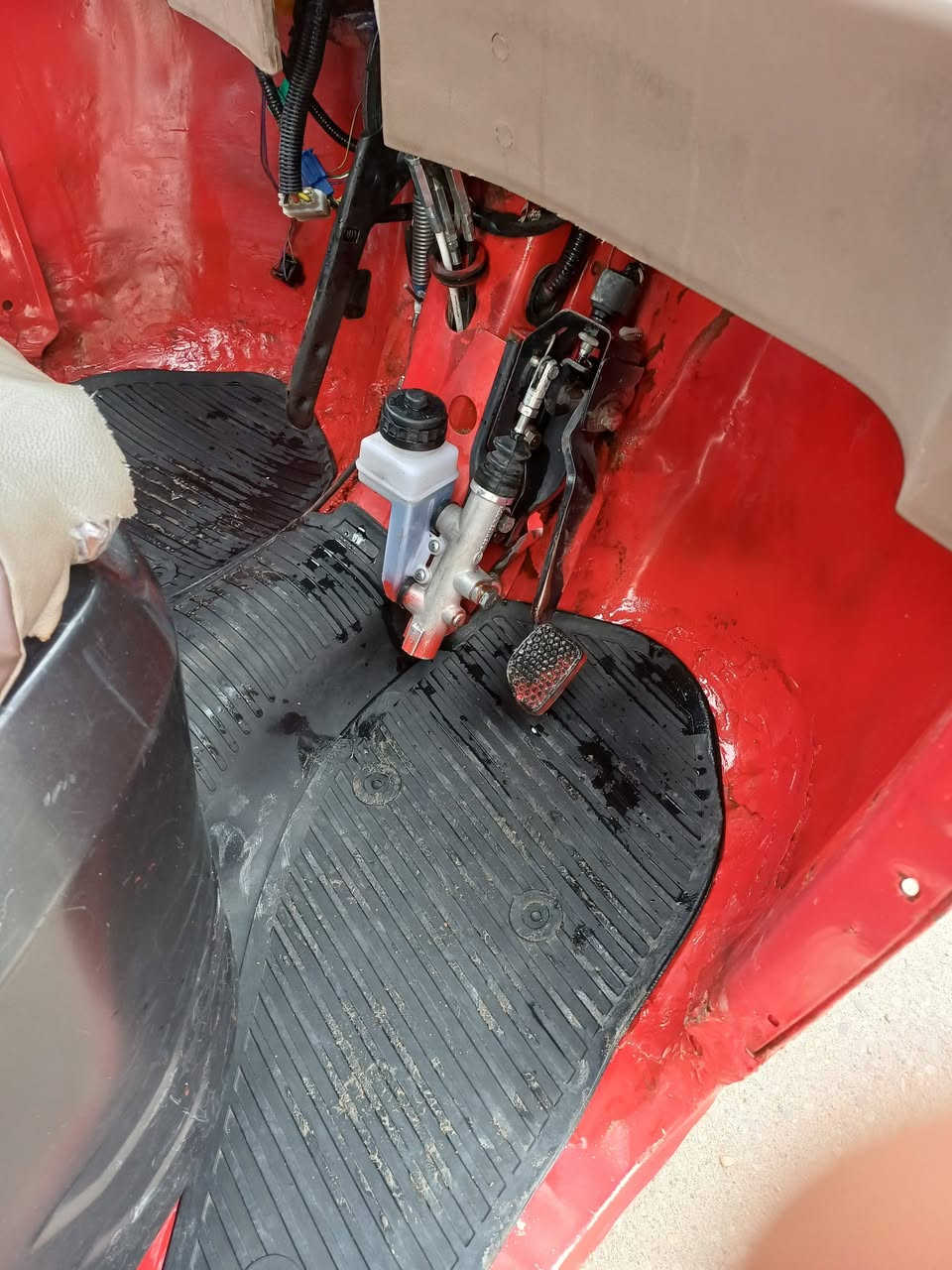 السلام عليكم تكتك للبيع 16داخله ب17 تكتك مكينه 20مكفوله من صوت وتبخير ولبكن دراجه تخبل مكينه ناعمه بينه نواقص كهربائية اضويه وسلف يردله ضب أني ما فارغله اسوي نقوصاته مكاني بغداد شهداء البياع السعر 2850 وبيه مجال كلش بسيط الرقم ***********
