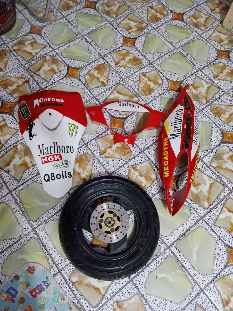 السلام عليكم گفرات ماكس عدله ،،جدد ،،مامستخدمات وتاير دلوب اصلي مال حاويه ،،عنوان بغداد جميلة ***********
