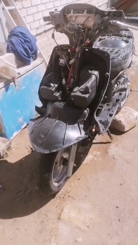 السلام عليكم دراجه للبيع نظيفه ومرتبه دولفين محوره مكينه فراشه دراجه قائمه بس تشتغلل كل شي ما بيها السعر 100 وبيها مجال قليل مكاني النجف شارع المدينه


**إذا كنت صاحب هذا الإعلان وتريد حذفه لأي سبب، رجاءا أرسل رسالة إلى الدعم الفني**