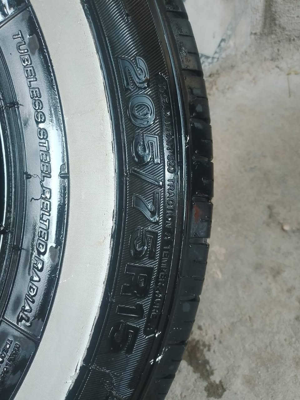 السلام عليكم
زوج تأيرات للبيع

205/75/15مستعمل نضيف جوبلس
مكاني بغداد مدينه صدر
شراي اتصل***********
