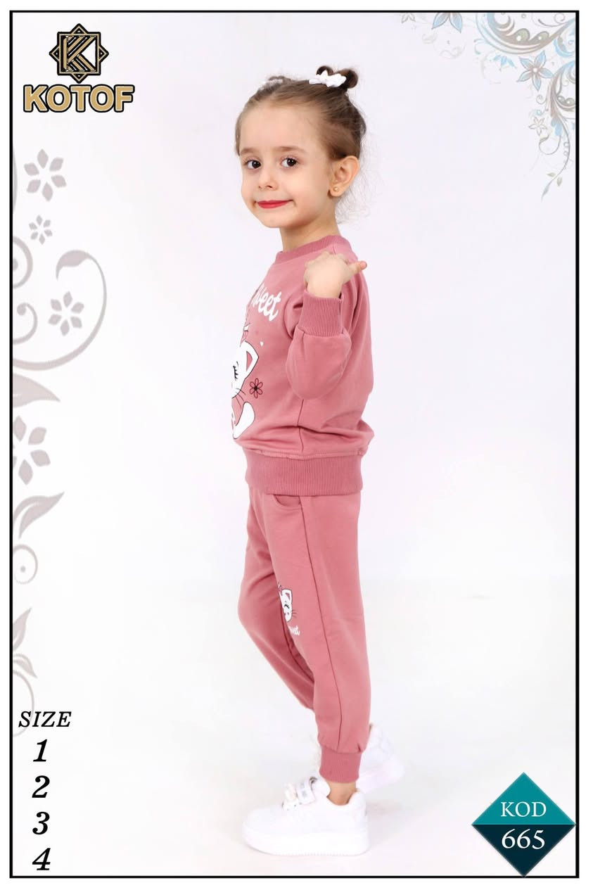 جملة فقط 
تارك بناتي بهاري
تراك مخمل بهاري
القياس ١_٤/  ٢_٥ / ٦_١٢
تواصل واتساب 
***********
