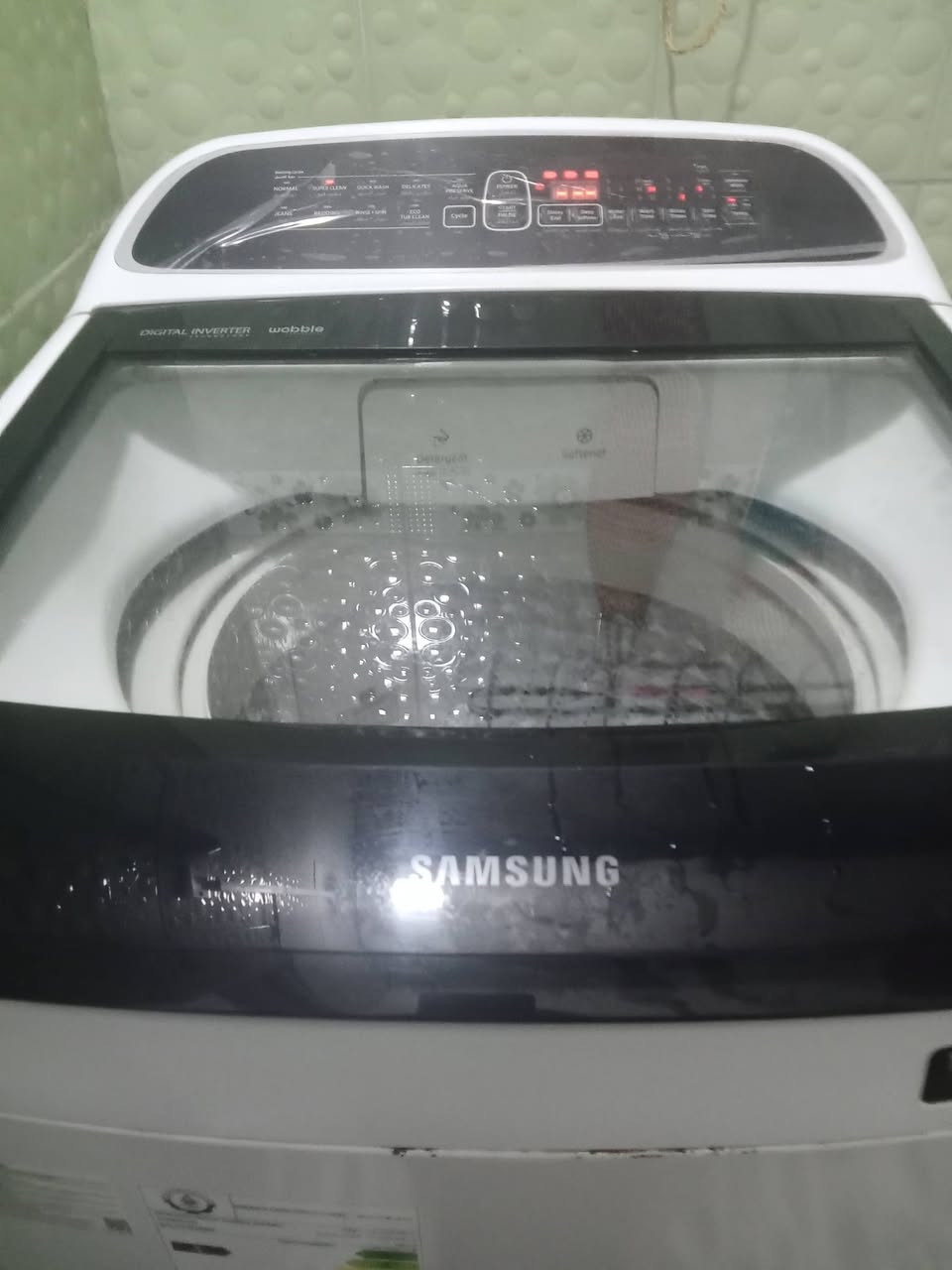 غسالة اوتماتيك سامسونك الحجم 15 كيلو نضيف جداً تغسل بطانيه ام النفرين السعر 250 العنوان البصرة كرمه علي  ***********
