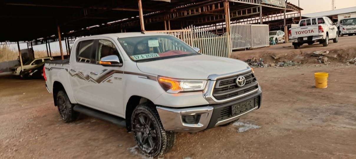 السلام عليكم للبيع هايلوكس بيكم موديل 2024 سياره كفاله عامه رقم كتاب شهداء مثنى ورقمه وجاهزة سياره سبير منازل تخم تواير الشركه سياره على وضع الشركه سياره جديده فول مواصفات تبريد قطعتين كير تماتيك رقم الهاتف ***********
