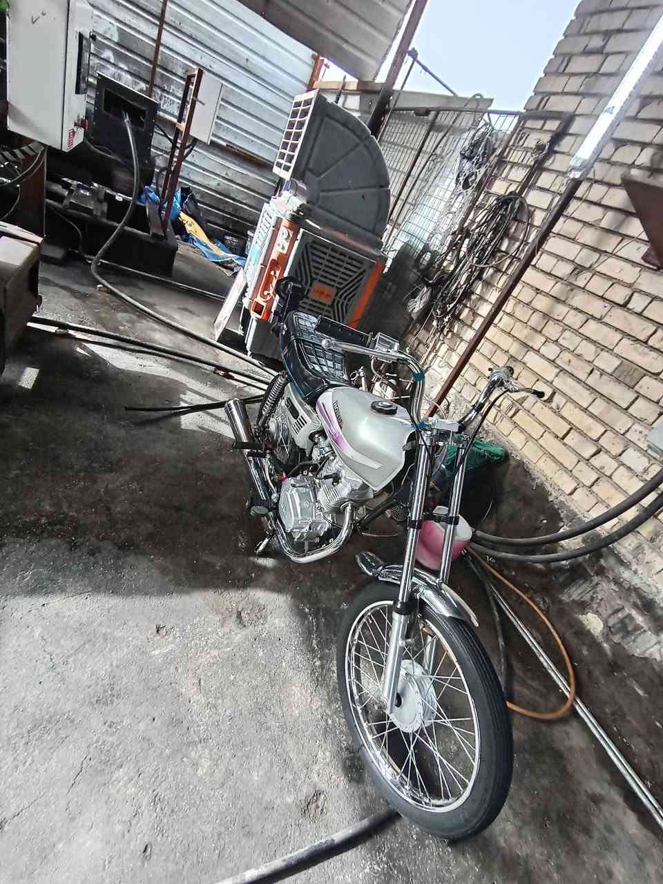 السلام عليكم دراجه للبيع كلك كلك مديل 2025نضيفه لاتنقص ولا تبخير دراجه خير من الله السعر 550 وبيه مجال بصيط ***********
