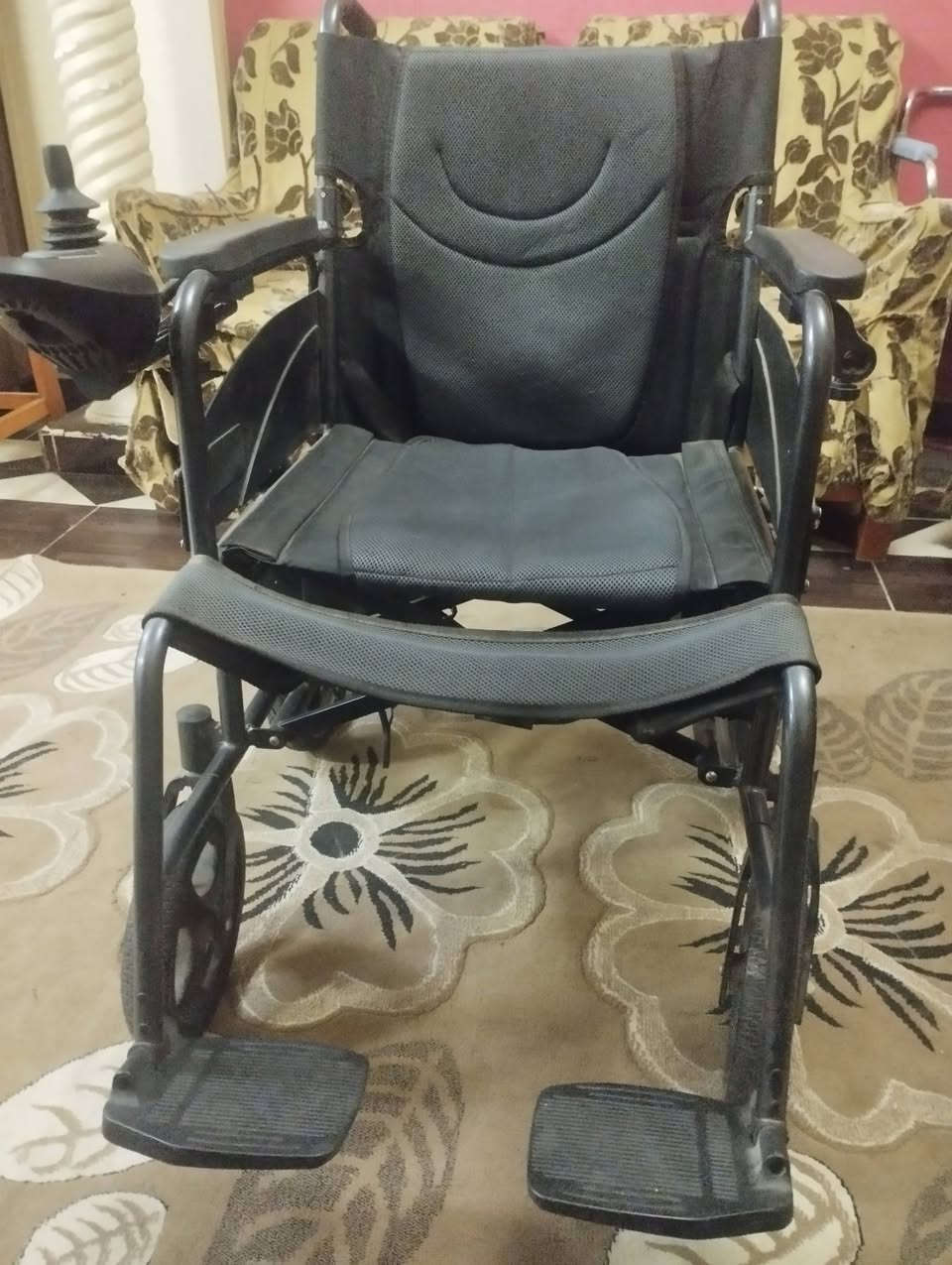 السلام عليكم ورحمه الله وبركاته كرسي كهربا 2 بطاريه 2 موتور جهاز تحكم استعمال خفيف السعر مفاجاه
01097384832


**إذا كنت صاحب هذا الإعلان وتريد حذفه لأي سبب، رجاءا أرسل رسالة إلى الدعم الفني**