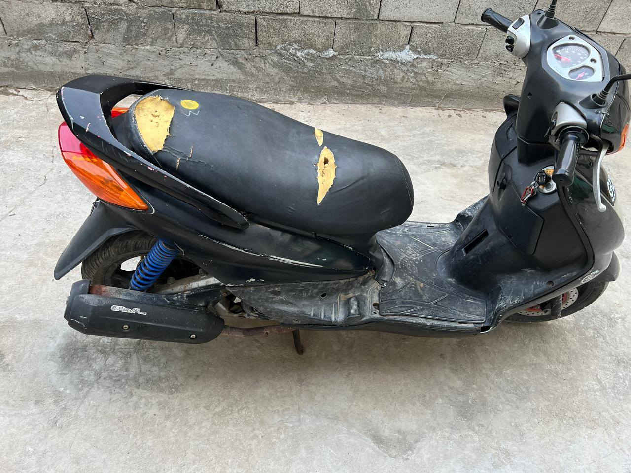 سلام عليكم دراجه سكنس نثيه 140 نضيفه نص نكره شلعه معدل حلوه نضافته بل صوره كهربائيات شغاله اشاير متشتغل فقط غيره ماكو للبيع السعر 450 بيه مجال بصيط رقم ***********
