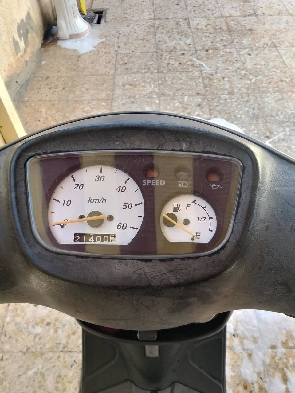 السلام عليكم دراجه يامه للبيع شغاله كله مكفوله كفاله عامه نضافه 100 ب 100 واحد ع  واحد مكاني العماره حي الشهداء السعر 800 بيها مجال رقم الهاتف***********
