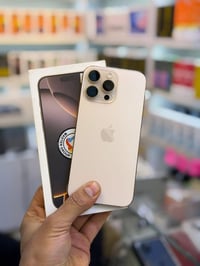 ١٦ برو ماكس  ماستر شرق أوسط ذاكرة 256 موبايل نظيف  بطارية 93 كامل ملحق...