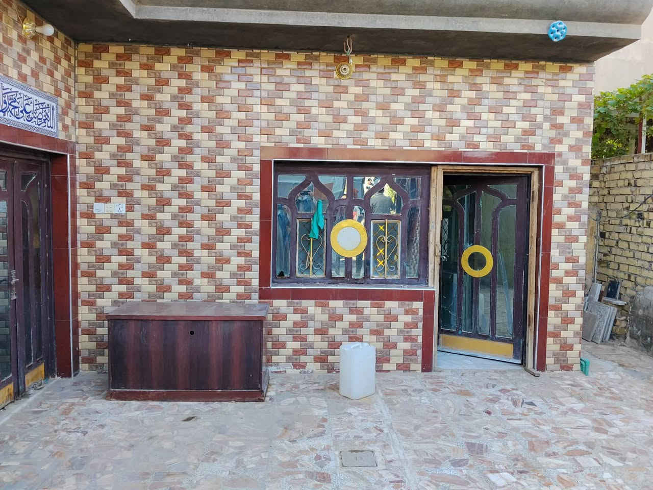 دار طابو صرف الحي العسكري  خلف جامع البتول قريب على شارع 80 الدار طابقين  الطابق الاول 2غرفة نوم هول مع صاله 4*6 وصحيات داخليه و خارجيه  الدار بحاله جيده الطابق الثاني 2غرفة نوم مع مع مساحه تصلح لجلسه للاستفسار مع صاحب الدار على الرقم
***********
***********
