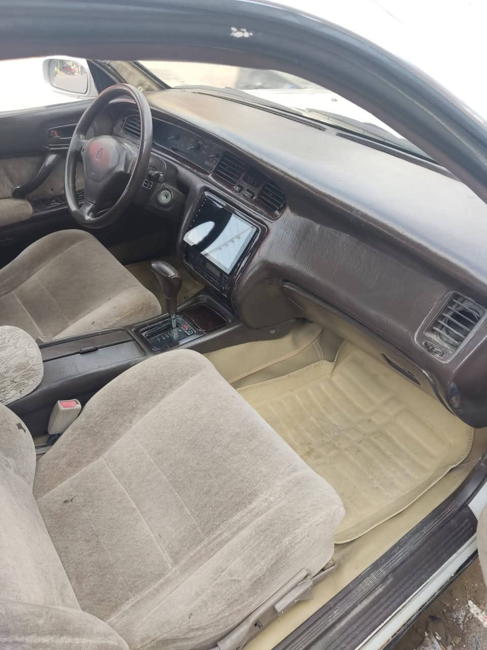 سلام عليكم
كروان بطه للبيع فقط 
موديل 92 رقم بغداد تحويل مباشر 
سياره مكفوله من ضربه وعيب شرعي مكينه وكير وحداديه وتخم تواير جدد سياره ماناقصها شي 
مكان السياره ناصريه 
السعر 60 وبيه مجال مكلف ب نشر 
للاستفسار اتصل ع ***********
