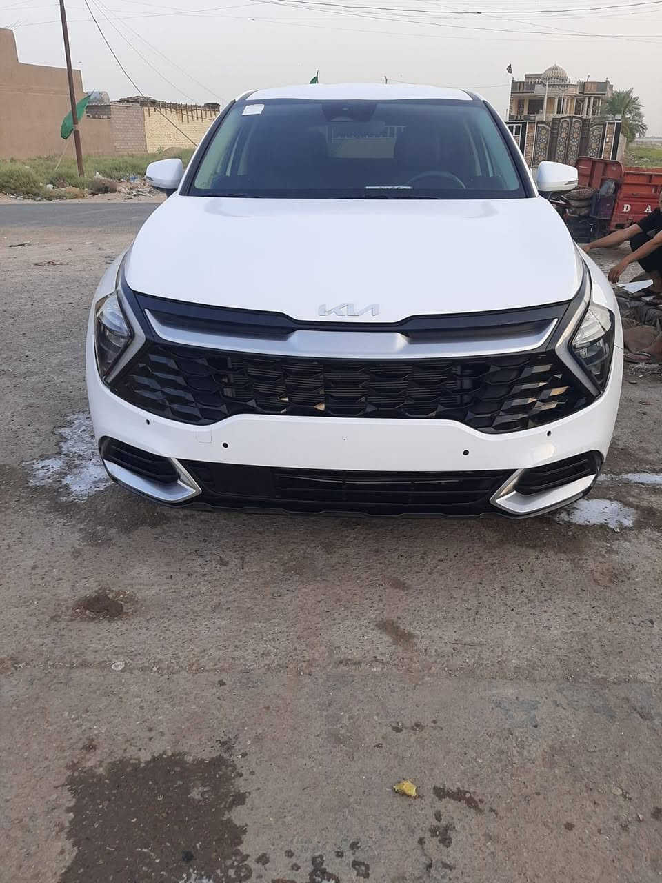 🚗 للبيع: كيا سبورتج 2023 (فل أوبشن عدا الفتحة)
​الموديل: 2023 سياره مرقمه بغداد
​اللون: أبيض الملكي
​المسافة المقطوعة: 12 ألف كم فقط (شبه زيرو)
​الحادث: حادث بسيط وموضح بالصور بالكامل
​الموقع: بغداد - الدورة
​🌟 المواصفات والكماليات:
​🔑 تشغيل ودخول ذكي: بصمة تشغيل مع بصمة أبواب
​🕹️ تحكم كامل: تحكم مقود (ستيرن) وشاشة بالكامل
​📺 شاشة وكاميرا: شاشة عرض مع كاميرا خلفية عالية الدقة
​💺 راحة وفخامة: كشنات (مقاعد) كهربائية
​⚡ الجنطة (الصندوق): هيدروليك / كهربائية بالكامل
​🚨 أنظمة الأمان والردارات: ردارات واستشعار (يمين، يسار، أمامي، خلفي)
​🛞 العجلات: ويل كب بلادي مميز
​✨ التعديلات: ترتيبات وملصقات أنيقة جداً ولائقة بالسيارة
​💰 السعر: مناسب جداً وقابل للتفاوض البسيط بعد المعاينة (اتصل وبيك خير وتدلل).
​📱 للاستفسار والتواصل المباشر: ***********
​الله يرزقك البيعة الطيبة الصالحة اللي تسر خاطرك، ويجعلها فاتحة خير بركة عليك وعلى المشتري الجديد!
