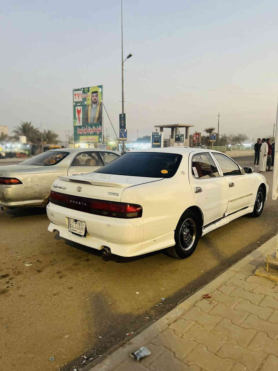 السلام عليكم سياره كرسته نفخ كير وحرك حاويه توني شادهن تبريد شغال كهربايات كله شغاله تخم تاير باتري جديد غرفه بل كارتون بطاين بل لايلون كامره خلفيه سنتر ريمون جنطه ريمون حداديه ٨٠  سياره حلوه وتعوب عليه مكفوله من العيب الشرعي والصوليات بيه ضربه بل جنطه سعر (٤٨)$ مكان ذي قار النصر واتساب ***********
